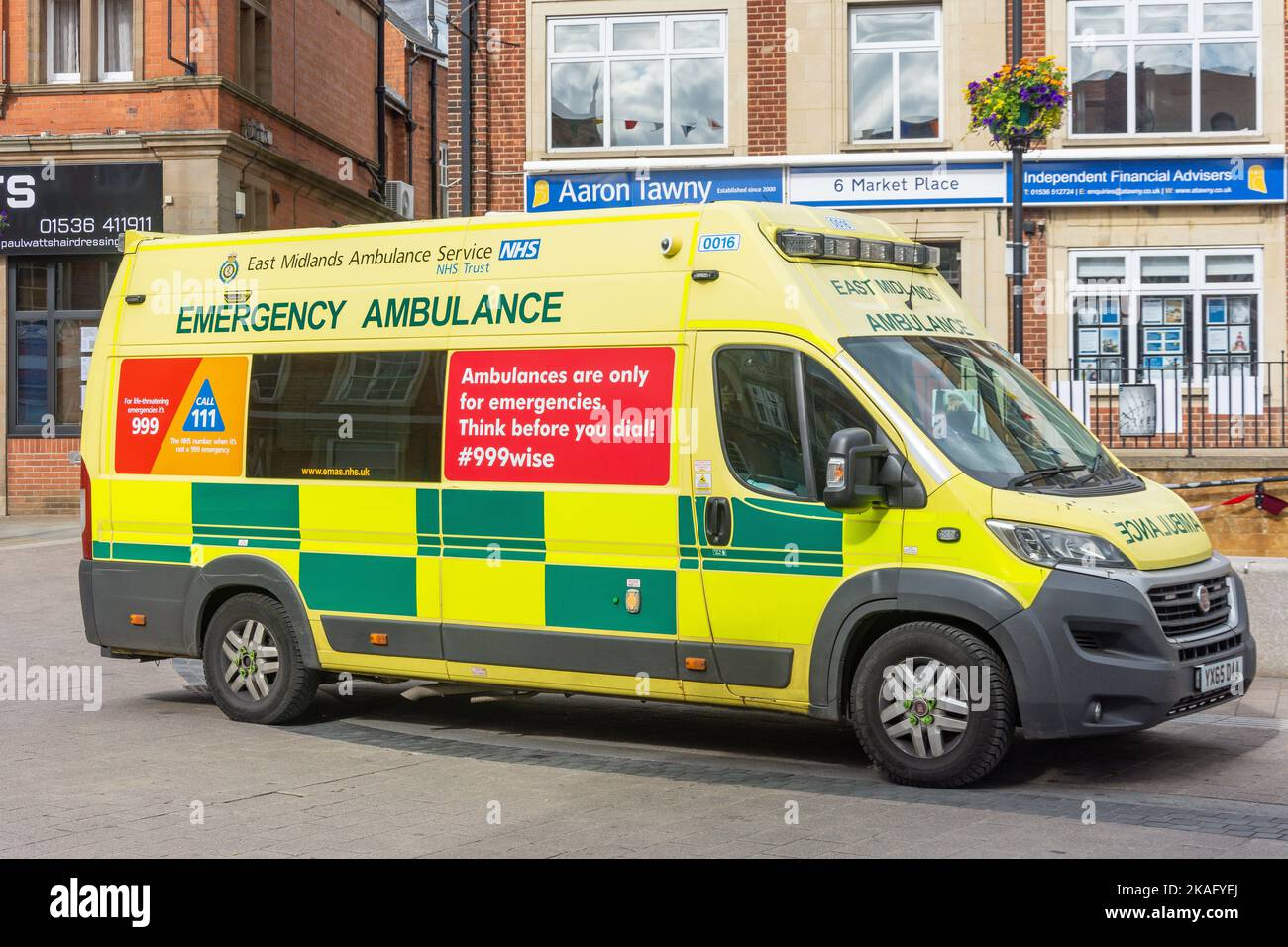 East Midlands NHS Ambulance Service on call, Market Place, Kettering, Northamptonshire, England, United Kingdom Stock Photo