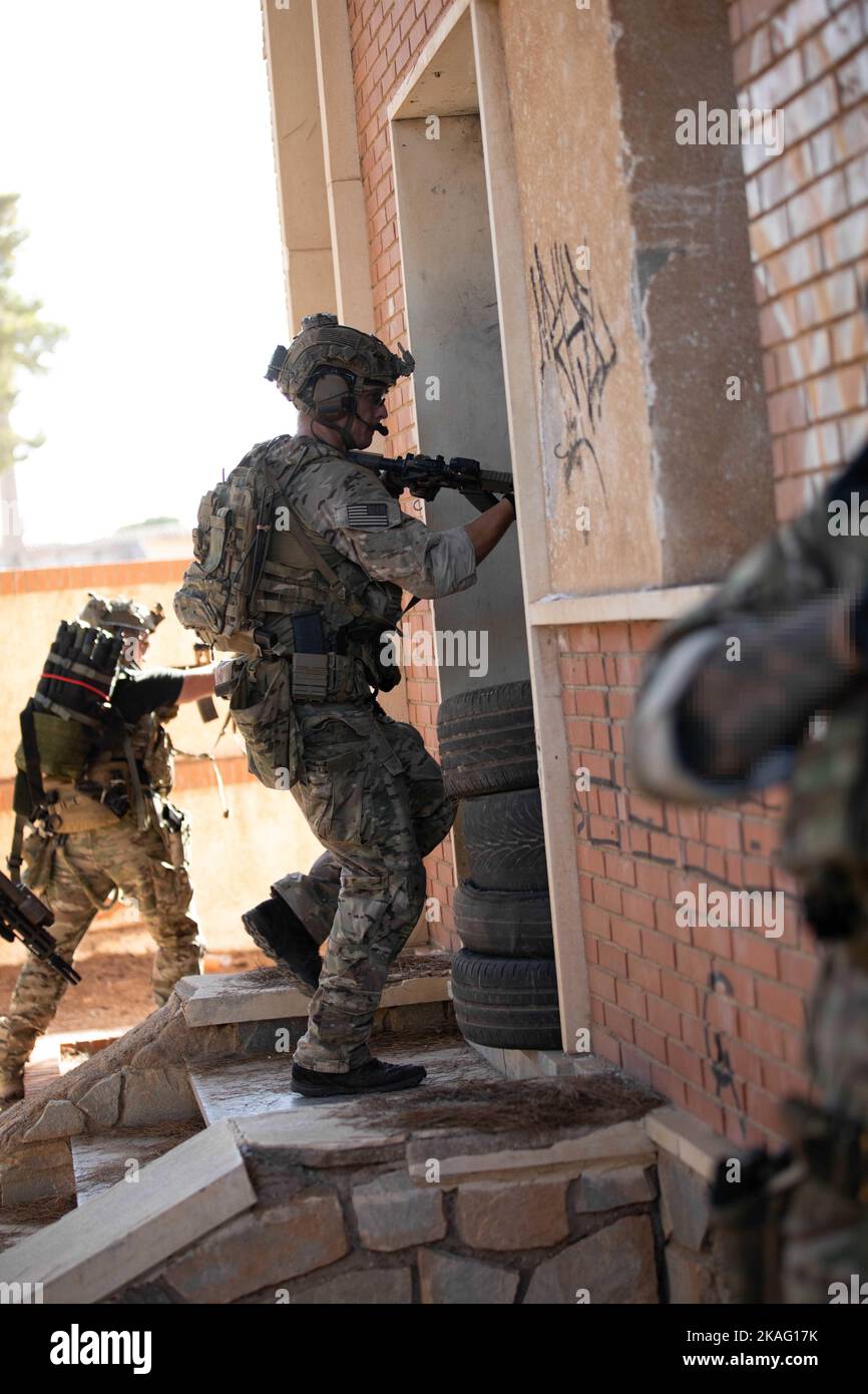 U.S. Army 10th Special Forces Group (Airborne) teamed up with Spain to