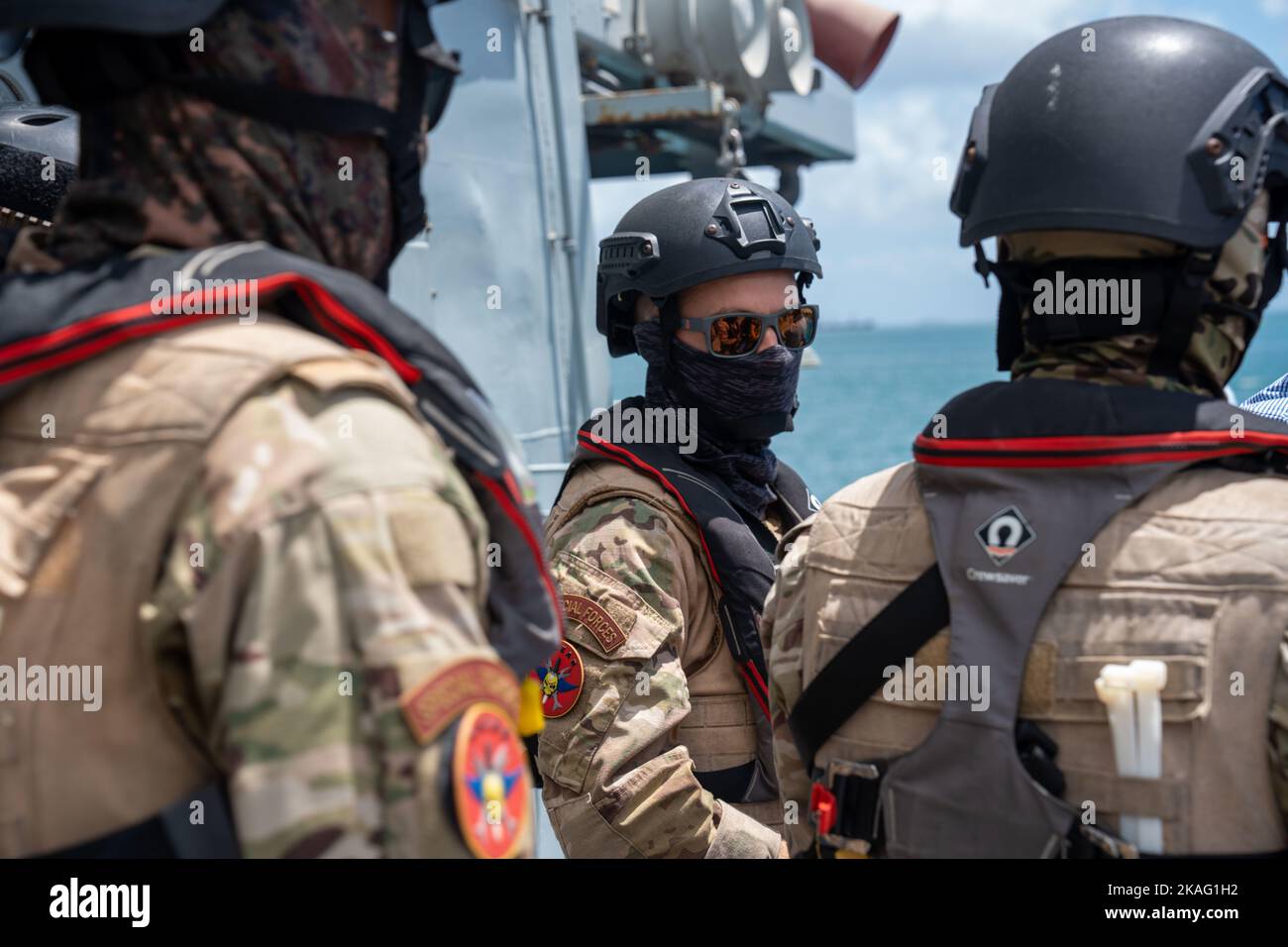 220926-A-YK067-2330 VICTORIA, Seychelles (September 26, 2022) – Members of the Seychelles People’s Defence Force standby to demonstrate visit, board, search, and seizure in Victoria, Seychelles, September 26. Combined Maritime Forces launched the two-week mission Sept. 18 to strengthen regional collaboration and enhance operational readiness. (U.S. Army photo by Sgt. Terry Vongsouthi) Stock Photo
