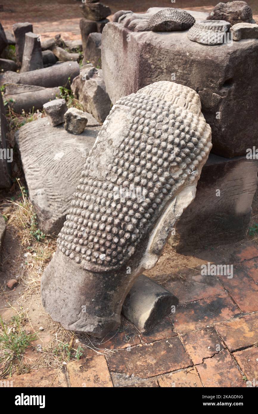 temple-ruins-in-the-ayutthaya-historical-park-ayutthaya-thailand-stock