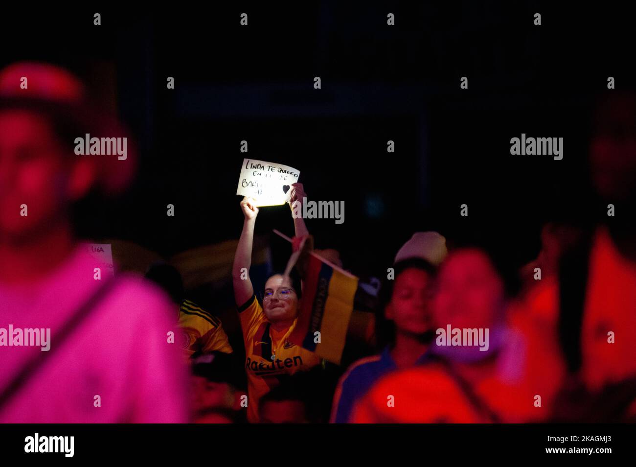 Bogota, Colombia. 02nd Nov, 2022. A fan holds a sign that reads 'Linda Caicedo I want you at Football club Barcelona' during the welcoming of Colombia's FIFA U-17 Womens team after the U-17 World Cup after reaching the final match against Spain, in Bogota, Colombia, November 2, 2022. Photo by: Chepa Beltran/Long Visual Press Credit: Long Visual Press/Alamy Live News Stock Photo