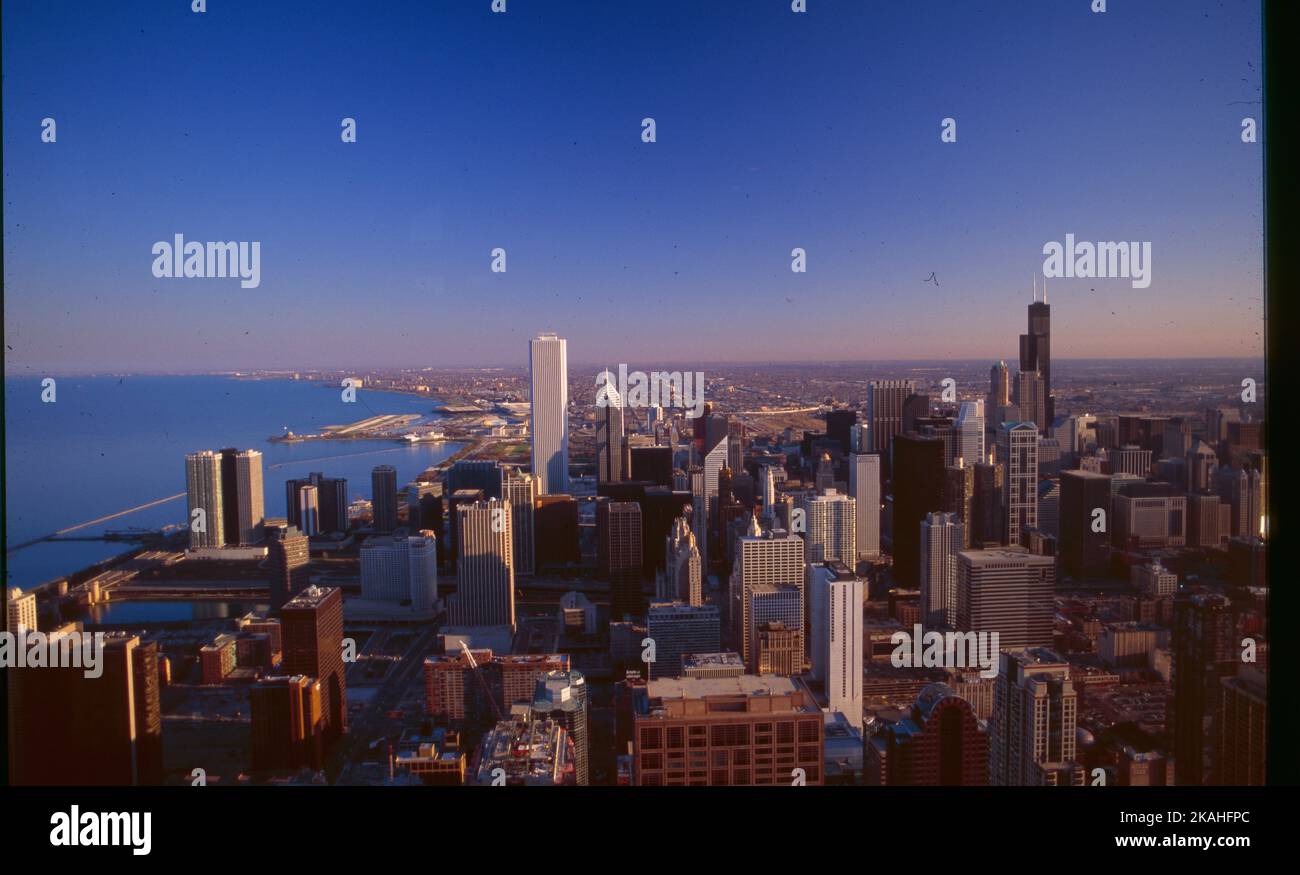 USA: The Skyline of Chicago City at LAke Michigan Stock Photo - Alamy