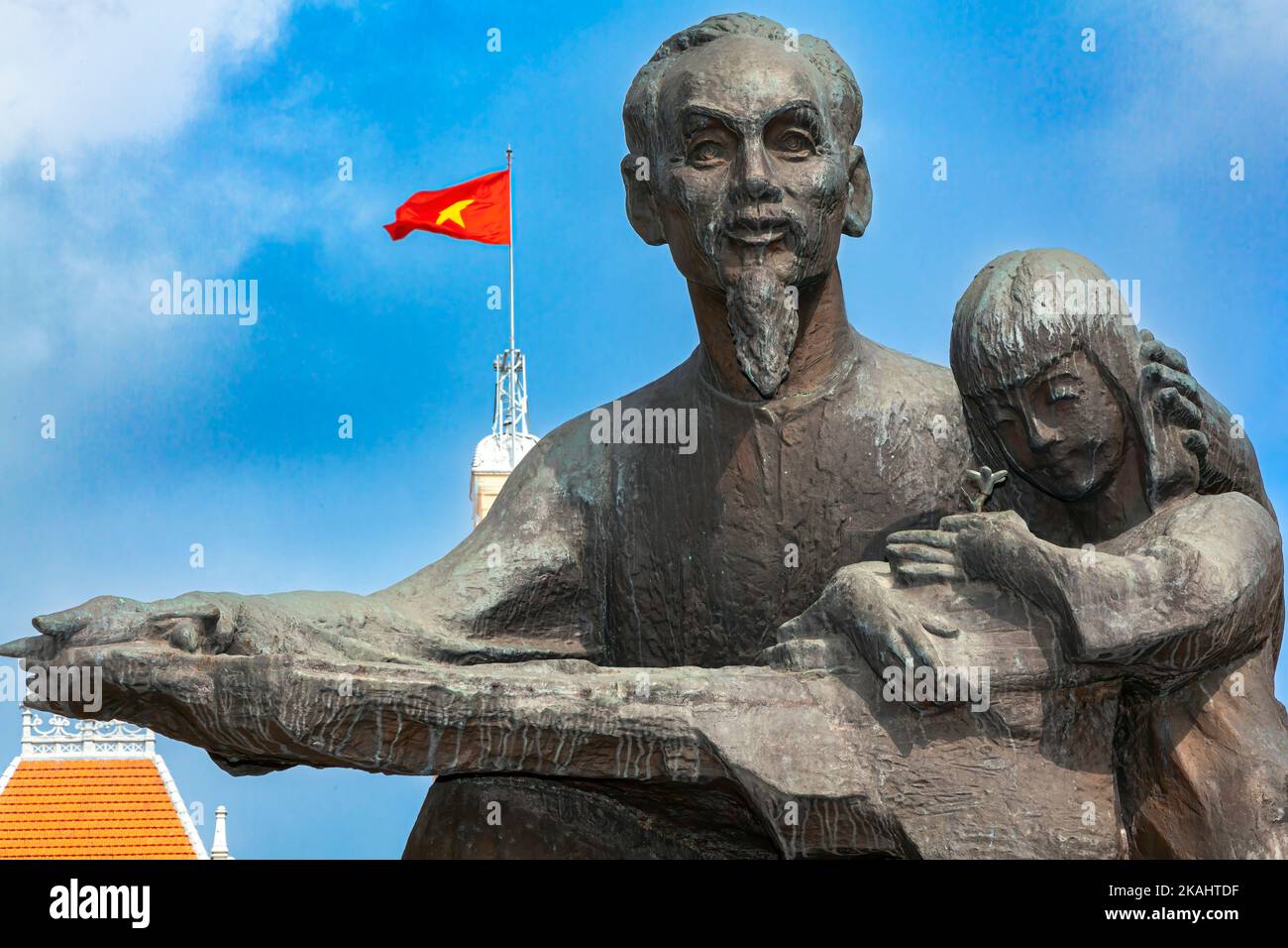 Ho Chi Minh statue and People's Committee Building, City Hall, central Saigon, Vietnam Stock Photo