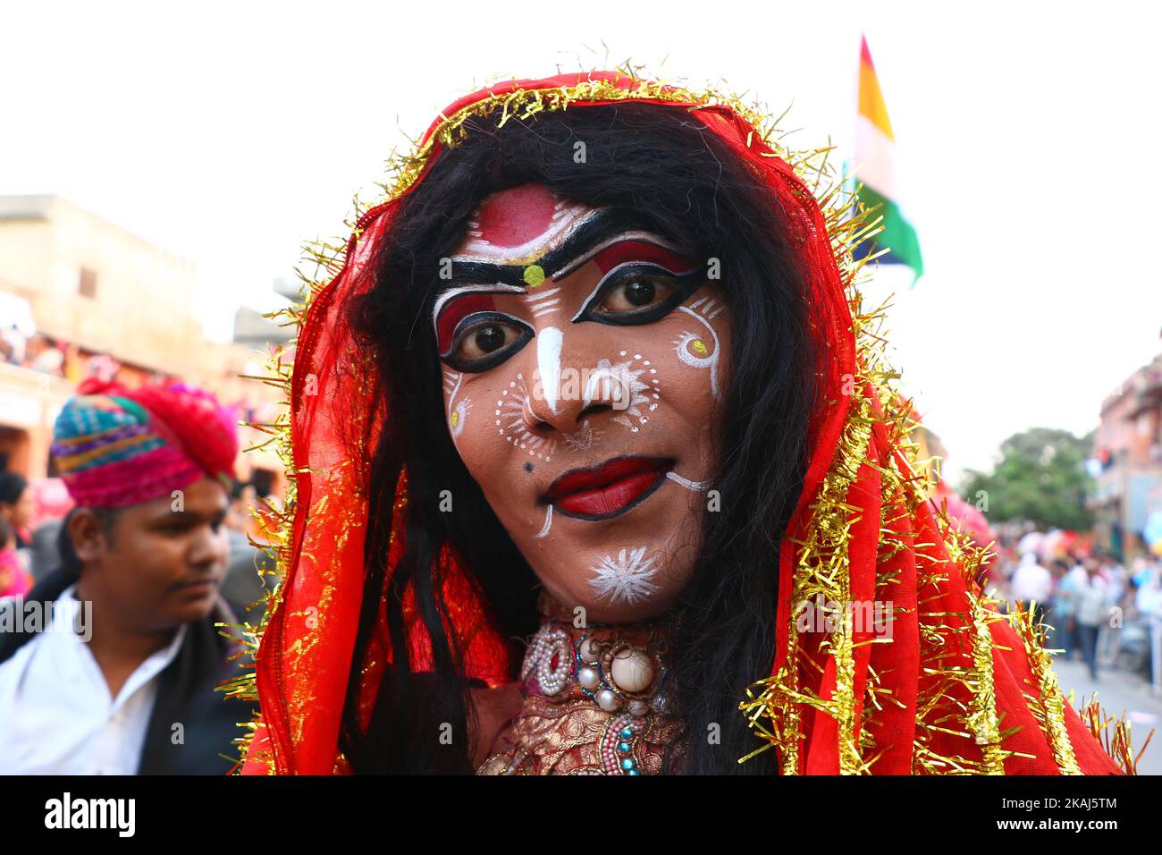 Street artists dressed as lord shiva hires stock photography and
