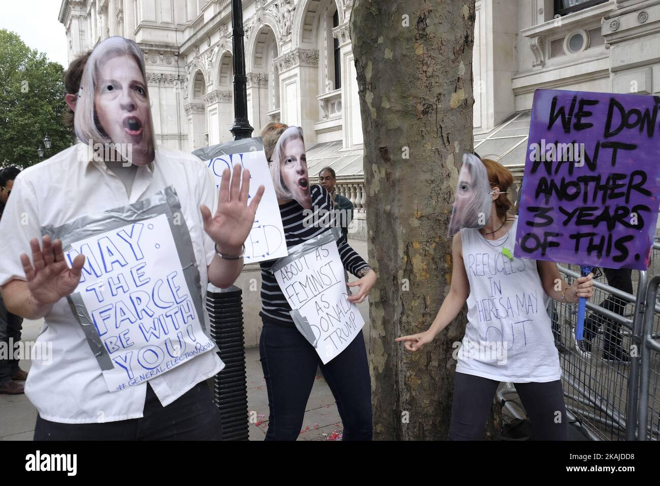 Crowds and protests around Downing street on 13 July 2016 in London, England as David Cameron leaves office for the last time and the new Prime Minister Theresa May enters Donning street. Protests included those who where against Conservative party budget cuts and also those calling for article 50 of the Lisbon treaty to be invoked immediately (Photo by Jay Shaw Baker/NurPhoto) *** Please Use Credit from Credit Field *** Stock Photo