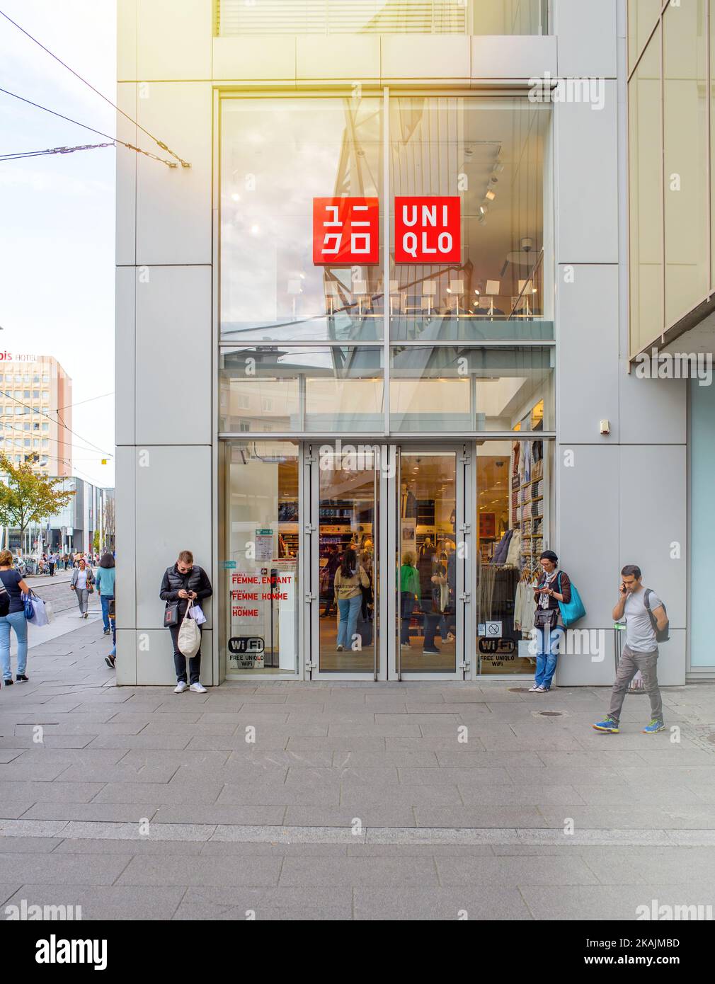 Uniqlo clothing retail store in hi-res stock photography and images - Page  2 - Alamy