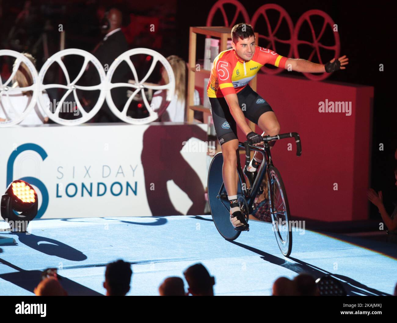 Sebastian Mora Vedri (ESP)  during day six of the Six Day London Cycling Event at the Velodrome, Lee Valley Velopark, Queen Elizabeth Olympic Park, London, on October 30, 2016 in London, England. (Photo by Kieran Galvin/NurPhoto) *** Please Use Credit from Credit Field *** Stock Photo