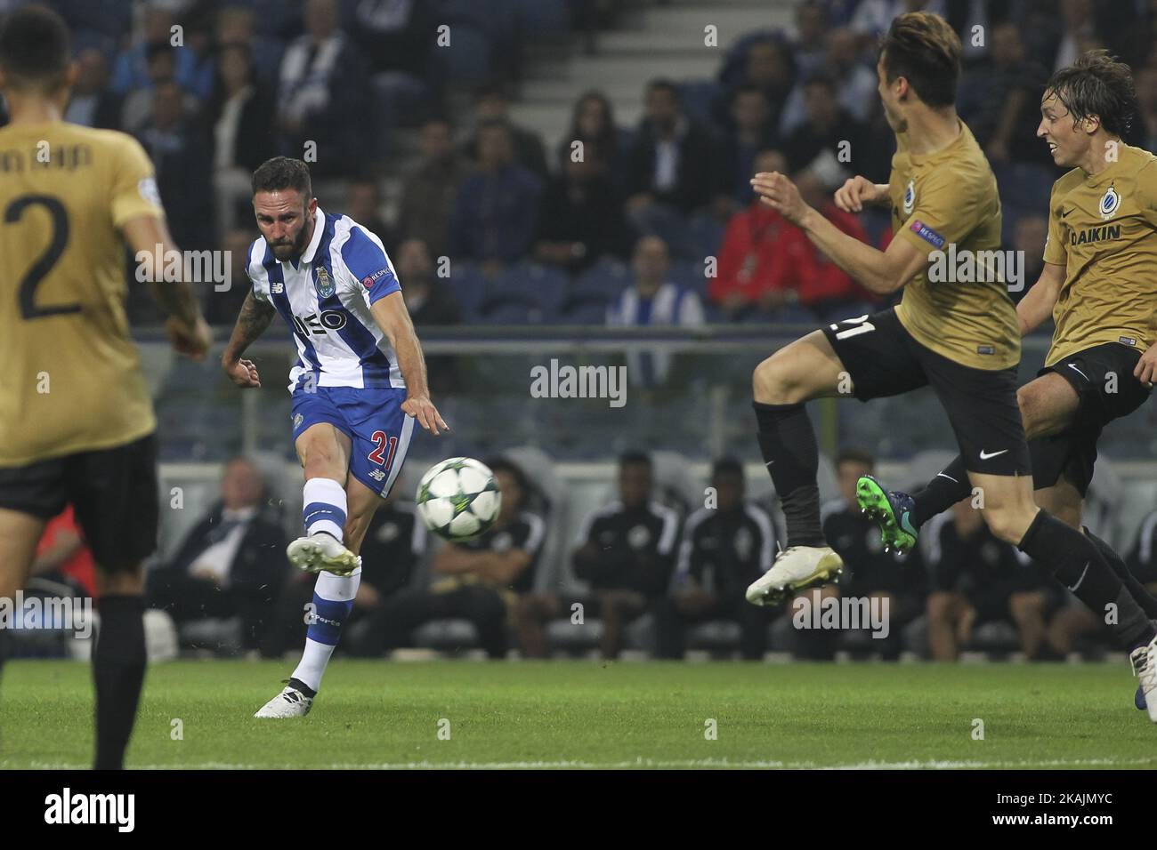 Porto's Mexican defender Miguel Layun during UEFA Champions League Group G, match between FC Porto and Club Brugge, at Dragao Stadium in Porto on November 2, 2016. (Photo by Pedro Lopes / DPI / NurPhoto) *** Please Use Credit from Credit Field *** Stock Photo