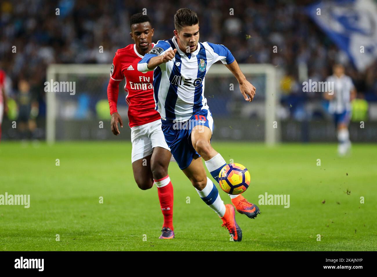 Porto's Portuguese forward Andre Silva (R) in action with Benfica's Portuguese defender Nelson Semedo (L) during the Premier League 2016/17 match between FC Porto and SL Benfica, at Dragao Stadium in Porto on November 6, 2016. (Photo by Paulo Oliveira / DPI / NurPhoto) *** Please Use Credit from Credit Field *** Stock Photo