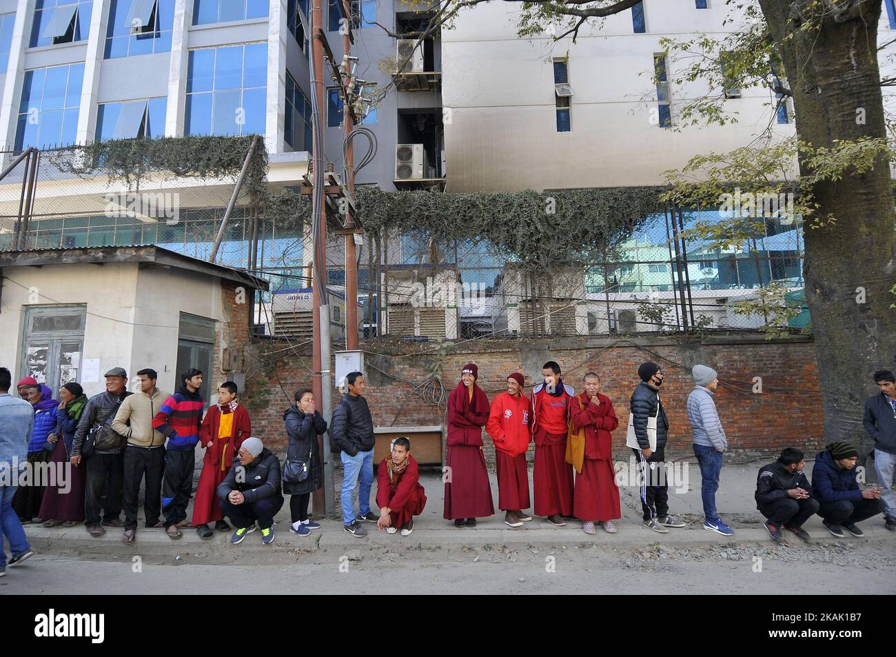 Indian queue in bank hires stock photography and images Alamy