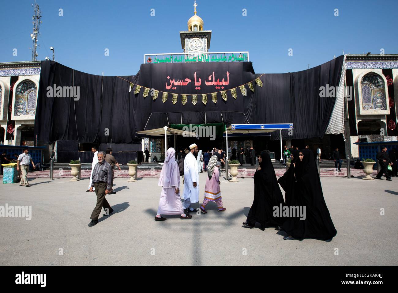 (10/28/2016) The entrance of Imam Hussein Shrine in Karbala, Iraq (Photo by Sebastian Backhaus/NurPhoto) *** Please Use Credit from Credit Field *** Stock Photo