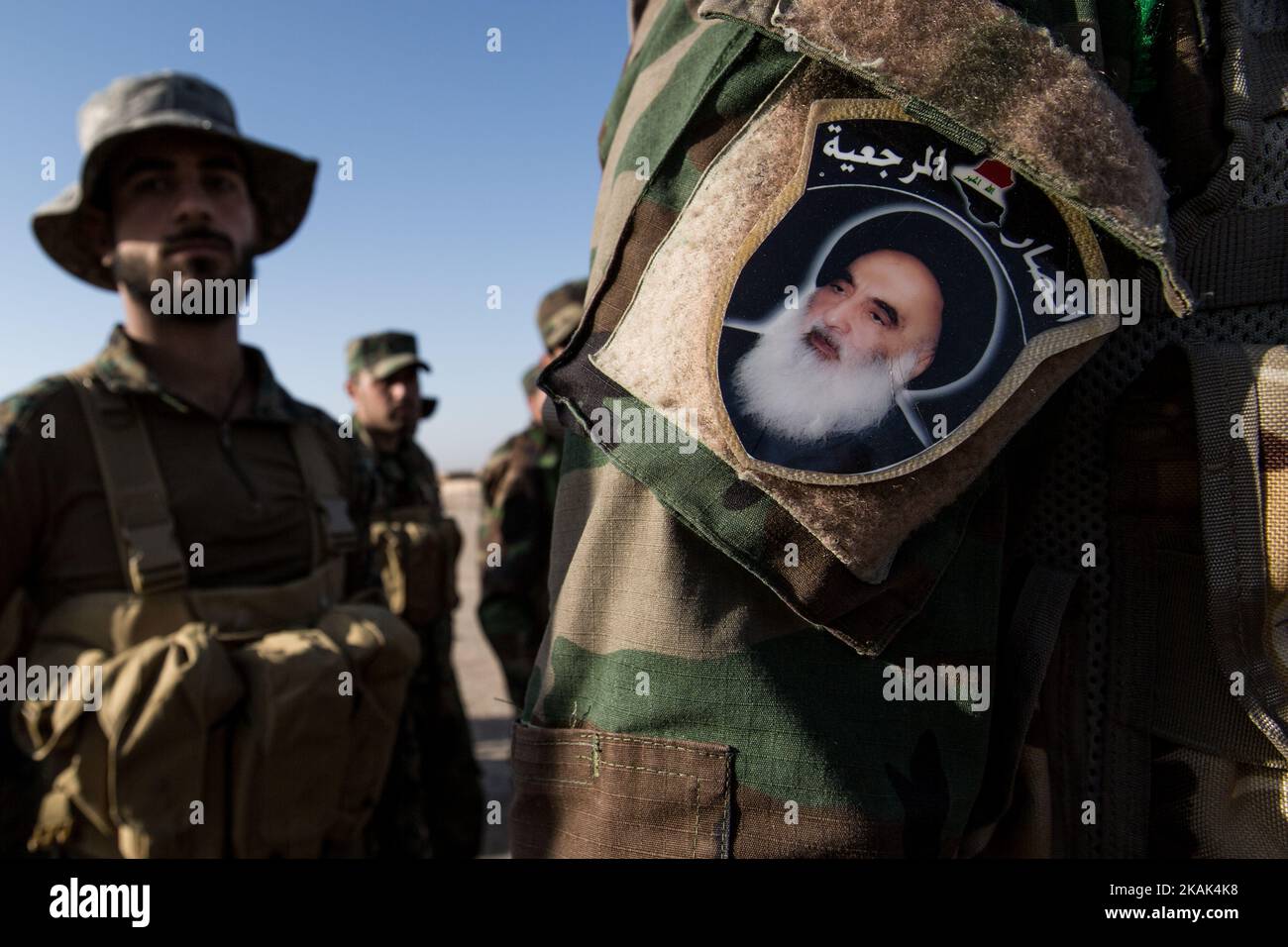 (10/21/2016) Fighters of the Shiite militia 'Hashed al-Shaabi' in a training camp south of Mosul, Iraq (Photo by Sebastian Backhaus/NurPhoto) *** Please Use Credit from Credit Field *** Stock Photo