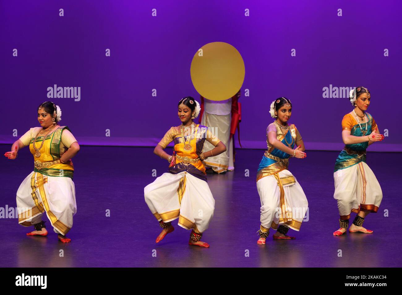 Lasya Dance Pvt Ltd - Madhulina is a young Kathak danseuse, who started her  talim at the tender age of four in the Lucknow Gharana and bloomed into a  dedicated artiste. She