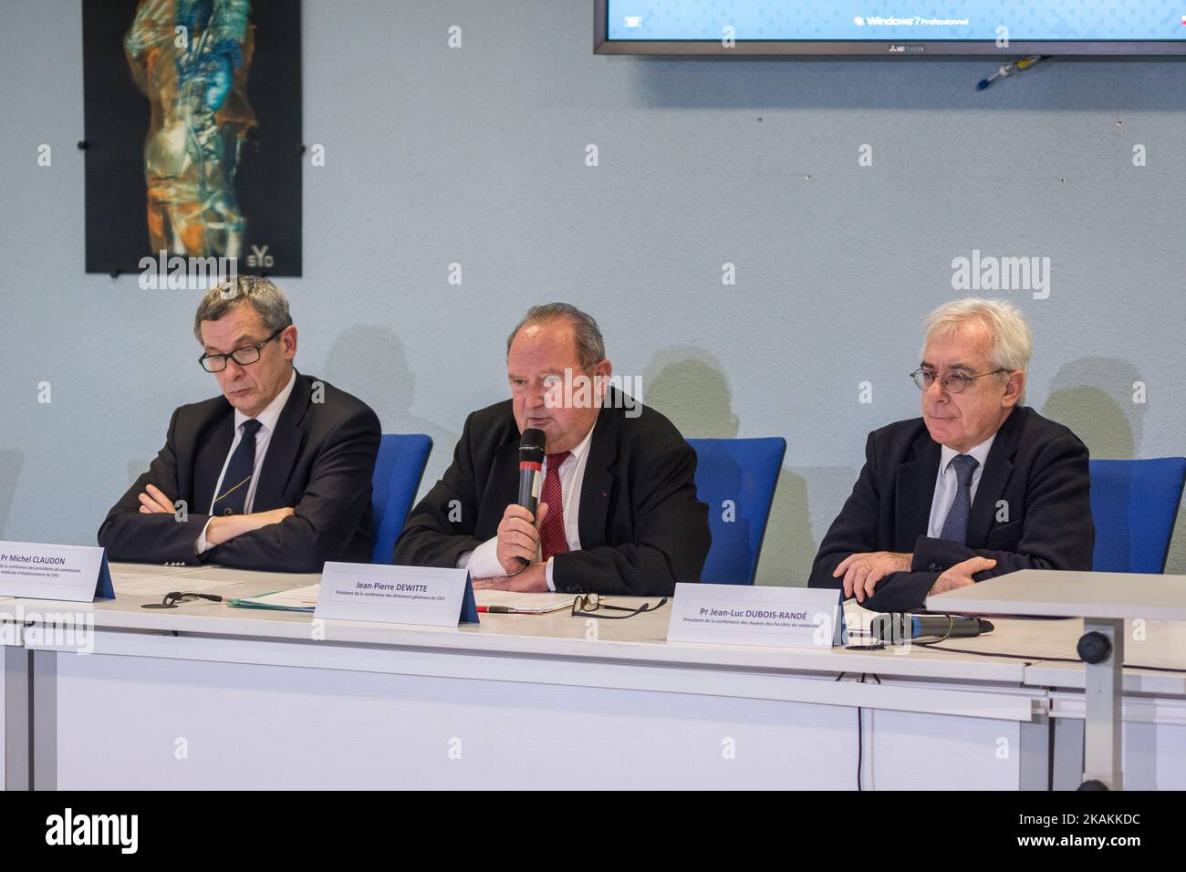 TJean-Pierre Dewitte (C) speaks at a press conference titled A new deal for the future of CHU in Paris on February 7, 2017. Jean-Luc Dubois-Rande and Michel Claudon are pictured next to him. The conference was held at the School of Medicine. (Photo by Julien Mattia/NurPhoto) *** Please Use Credit from Credit Field *** Stock Photo