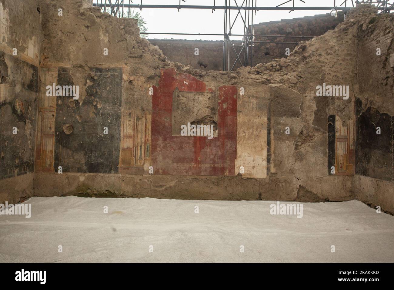 A fresco into the insula of the Chaste Lovers into the archeological ruins of Pompeii, along Via dell'Abbondanza, on February 8, 2017. The Domus of the Chaste Lovers will be open to the public in extraordinary session from Saturday 11 to Tuesday 14 of February on the occasion of St. Valentine's Day. After it will be closed for about four years to enable the complete restoration, enhancement and reconfiguration of the area.(Photo by Paolo Manzo/NurPhoto) *** Please Use Credit from Credit Field *** Stock Photo