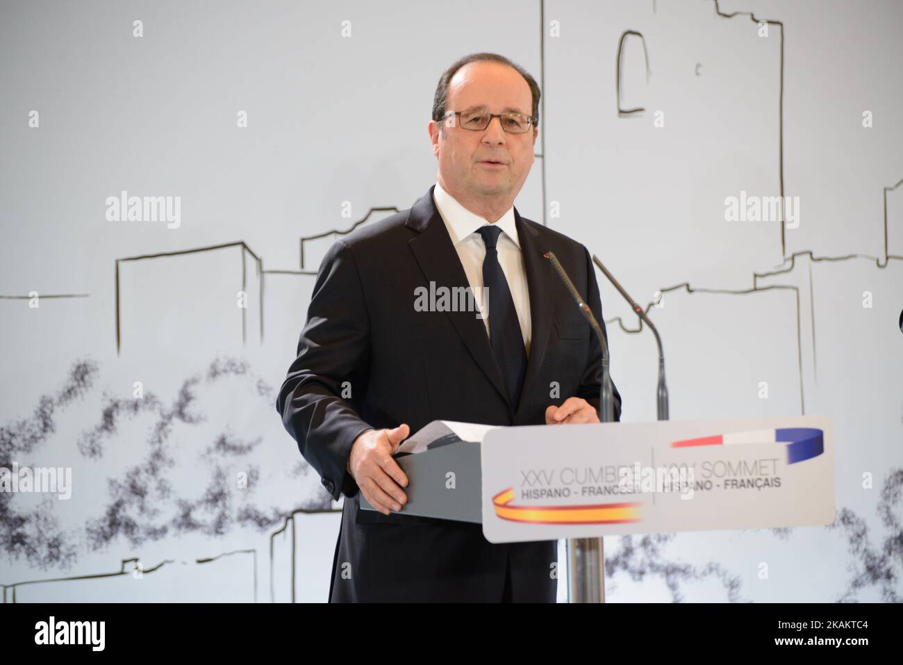 French President Francois Hollande speaks during a joint press conference with Spanish Prime Minister at the Centre Pompidou during a Spanish-Franco summit in Malaga, on February 20, 2017. (Photo by Guillaume Pinon/NurPhoto) *** Please Use Credit from Credit Field *** Stock Photo