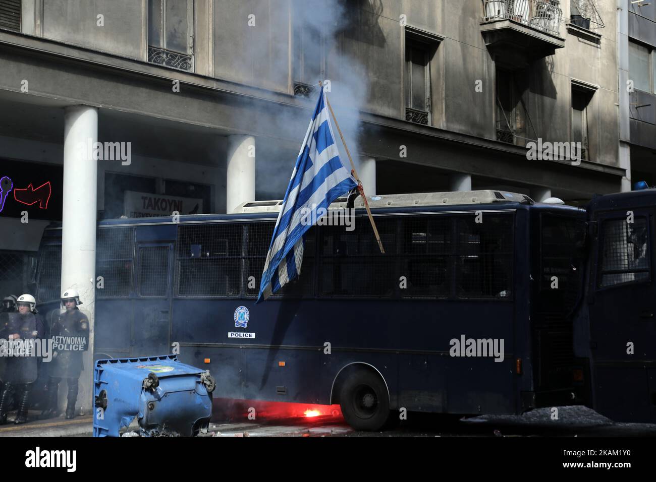 Police officers gurd the Ministry of Agriculture during a demonstration by Greek farmers from the island of Crete, against reforms in taxation, in cenral Athens, Greece on March 8, 2017 (Photo by Panayotis Tzamaros/NurPhoto) *** Please Use Credit from Credit Field *** Stock Photo