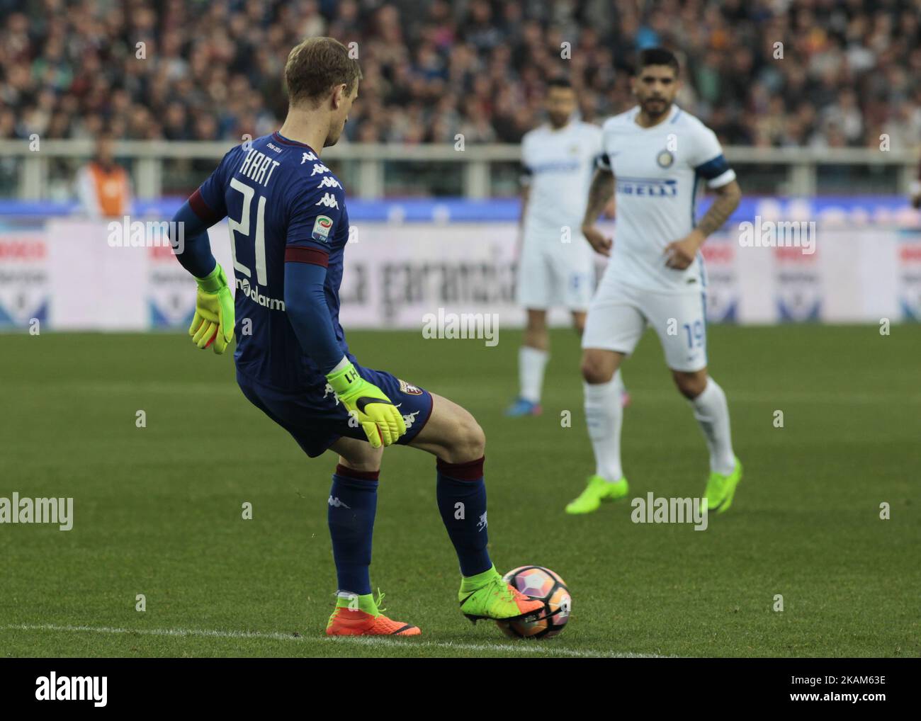 Joe Hart in action during the Serie A match between FC Torino and FC Internazionale at Stadio Olimpico di Torino on March 18, 2017 in Turin, Italy. (Photo by Loris Roselli/NurPhoto) *** Please Use Credit from Credit Field *** Stock Photo