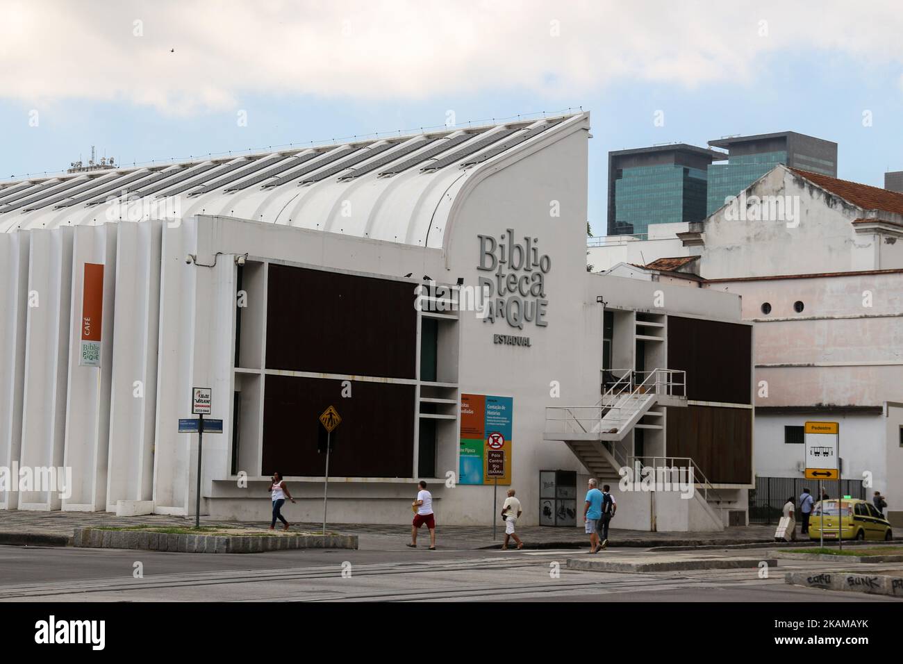 Rio de Janeiro, Brazil, March 30, 2017: The financial crisis caused by the corruption scandals involving the Government of the State of Rio de Janeiro affects the population in the most varied segments of society. In this image the Library Park, an innovative project of libraries that have audio and video studios, equipment for disabled people can read, a large collection of books in Braille and audiobooks, accessibility for wheelchair users, theater and solar energy lighting the building. The site has been closed since December 2016, with no plans to reopen. The 'Biblioteca Parque' is located Stock Photo