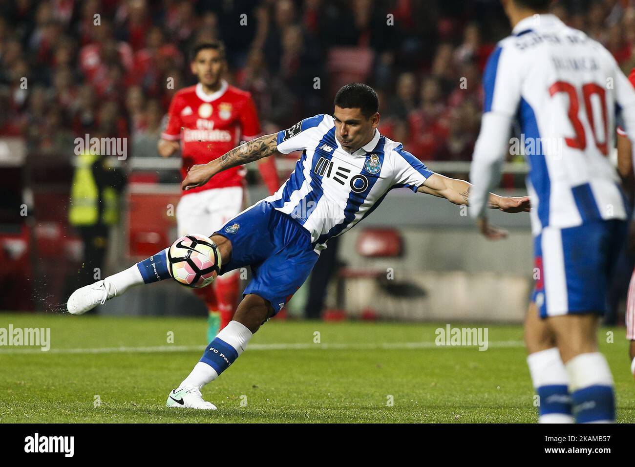 Porto's defender Maxi Pereira scores his team's goal during Premier League 2016/17 match between SL Benfica vs FC Porto, in Lisbon, on April 1, 2017. (Photo by Carlos Palma/NurPhoto) *** Please Use Credit from Credit Field *** Stock Photo