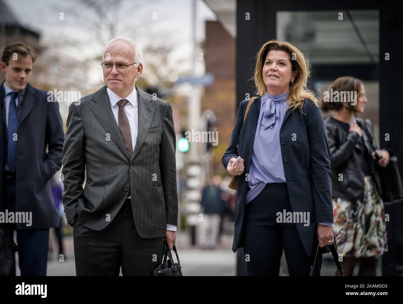 2022-11-03 15:42:48 THE HAGUE - Piet Adema, Minister of Agriculture, Nature and Food Quality, and Christianne van der Wal-Zeggelink, Minister for Nature and Nitrogen, walk to the House of Representatives to start the debate on Johan Remkes' Stokstof report. ANP BART MAAT netherlands out - belgium out Stock Photo