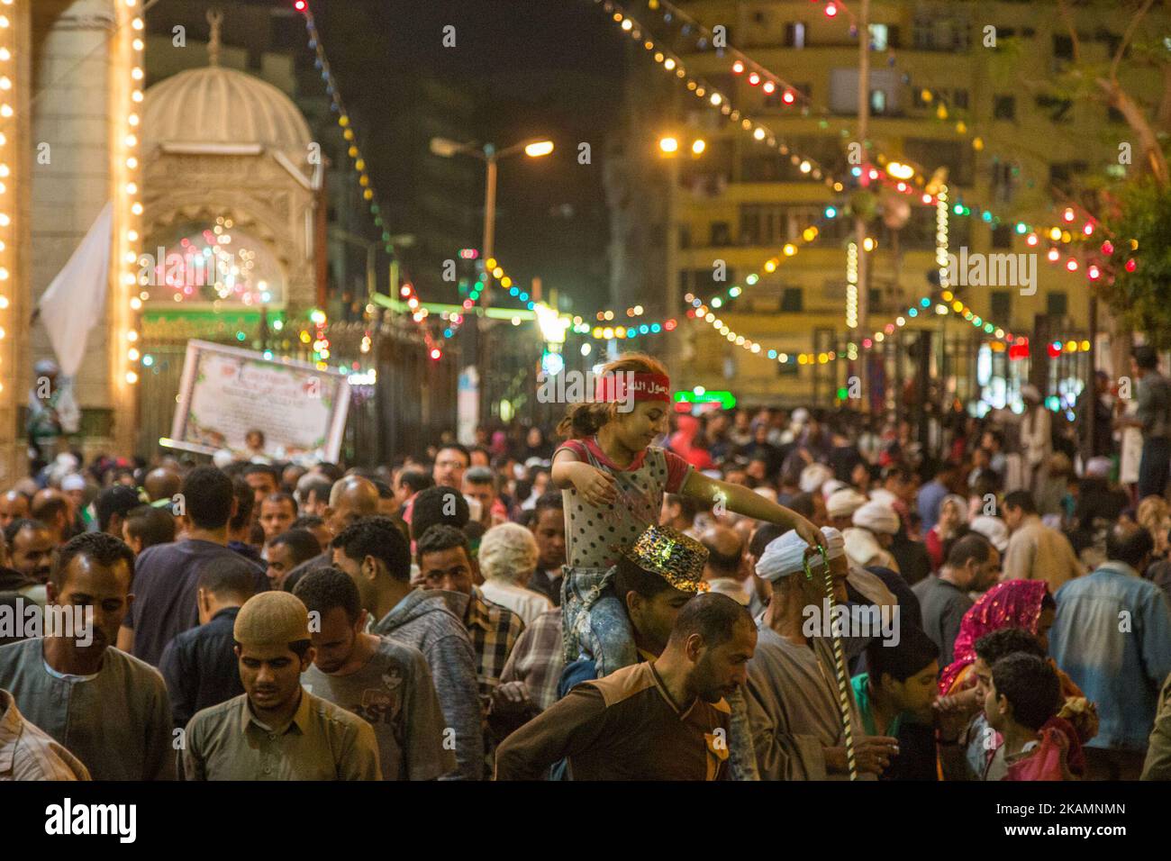 Egyptian Sufi Muslims celebrate the birth anniversary of Al Sayeda Zainab, grand daughter of Prophet Muhammad, outside the Al Sayeda Zainab Mosque in Cairo, Egypt on April 25, 2017. According to the Sufis the mosque contains the grave of Al Sayeda Zainab. (Photo by Ibrahim Ezzat/NurPhoto) *** Please Use Credit from Credit Field *** Stock Photo