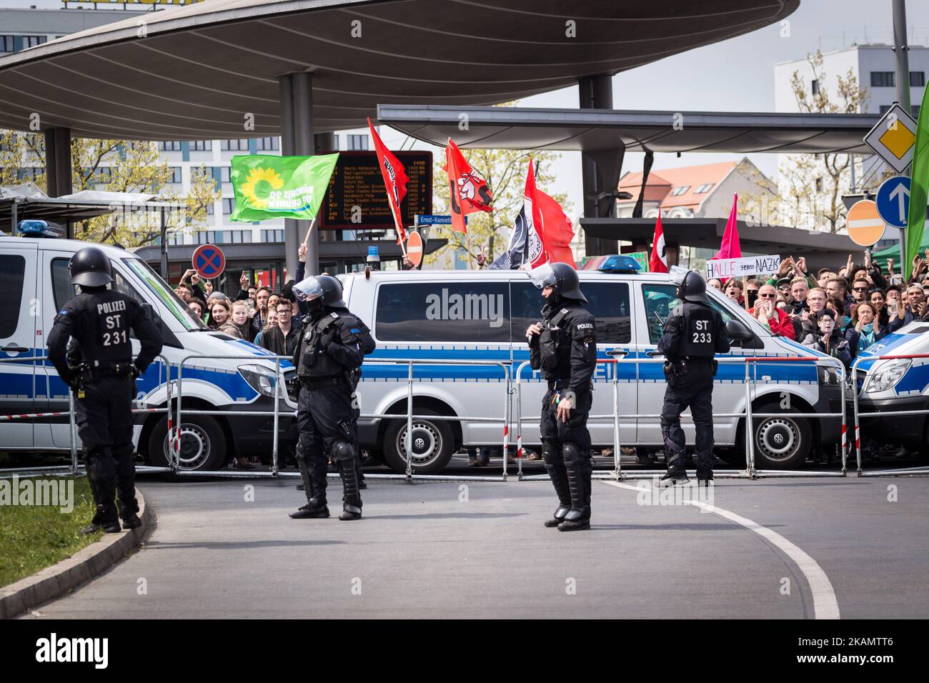 Neonazi demonstration blocked in Halle, Germany, on 1st May 2017. The far right party Die Rechte (The right) wanted to demonstrate through halle on may first. The 500 hundred neonazis got blocked by more than 4000 counter demonstrators due to civil unrest at the central station. Small groups of neonazis clashed with counter protestors after the demonstration. The police had to divide both groups with force. (Photo by David Speier/NurPhot *** Please Use Credit from Credit Field *** Stock Photo