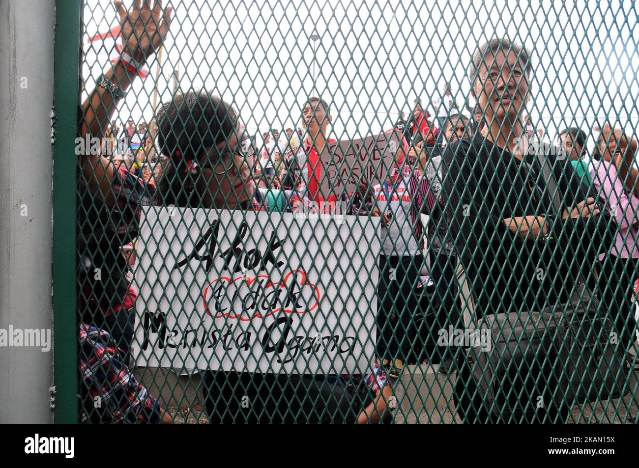 Supporters of Jakarta's governor Basuki Tjahaja Purnama or better known as 'Ahok' demonstrate at Jakarta Cipinang prison on May 9, 2017. Jakarta's Christian governor was jailed for two years after being found guilty of blasphemy, in a shock decision that has stoked concerns over rising religious intolerance in the world's most populous Muslim-majority nation. (Photo by Dasril Roszandi/NurPhoto) *** Please Use Credit from Credit Field *** Stock Photo