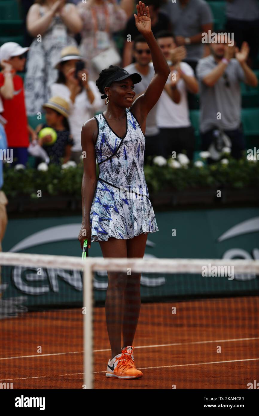 US Venus Williams celebrates after winning against China's Wang Qiang during their tennis match at the Roland Garros 2017 French Open on May 28, 2017 in Paris. (Photo by Mehdi Taamallah/NurPhoto) *** Please Use Credit from Credit Field *** Stock Photo