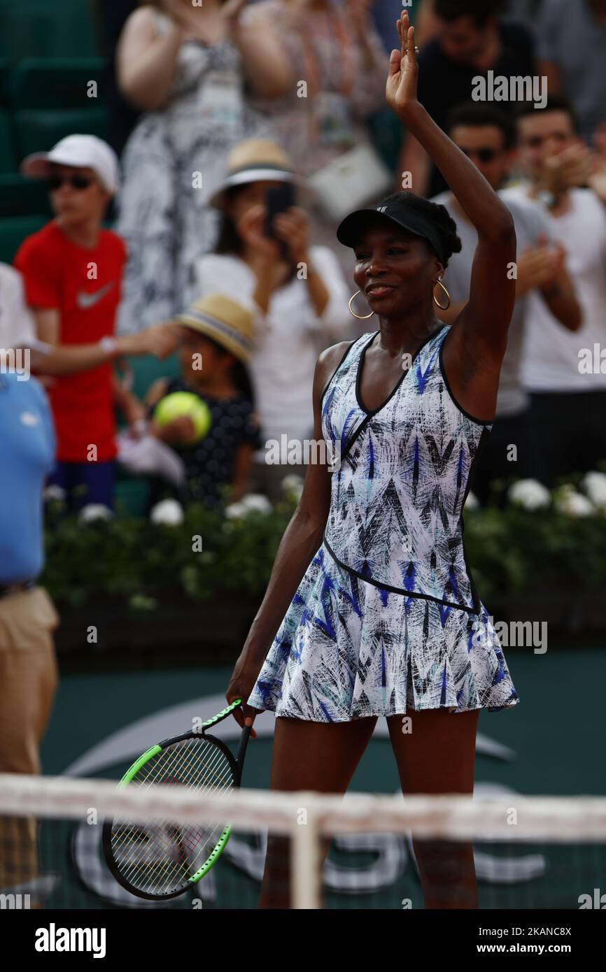 US Venus Williams celebrates after winning against China's Wang Qiang during their tennis match at the Roland Garros 2017 French Open on May 28, 2017 in Paris. (Photo by Mehdi Taamallah/NurPhoto) *** Please Use Credit from Credit Field *** Stock Photo