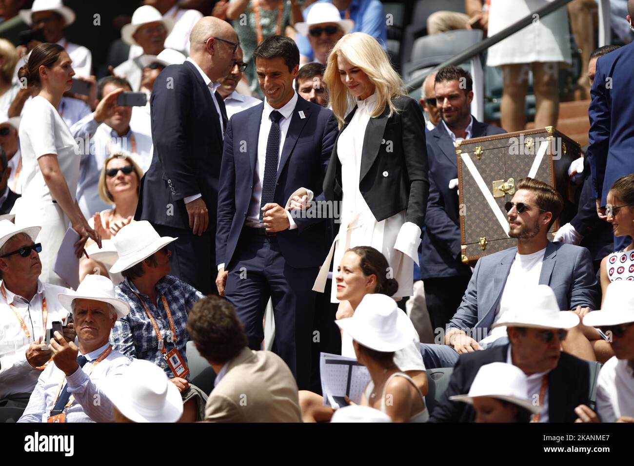 Nicole Kidman Presented the Musketeer's Cup and its Louis Vuitton Trophy  Case at Roland-Garros