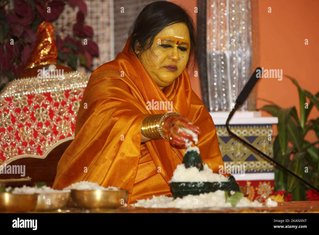 Amma sri karunamayi hires stock photography and images Alamy