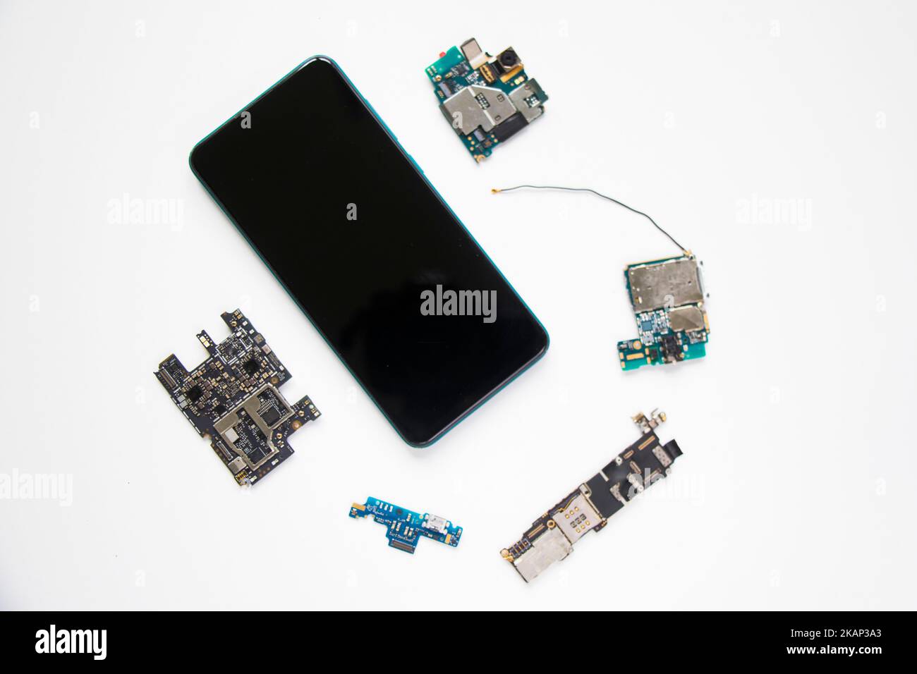 Microship Phone Electronic motherboard, isometric processor microchip of mobile phone ...