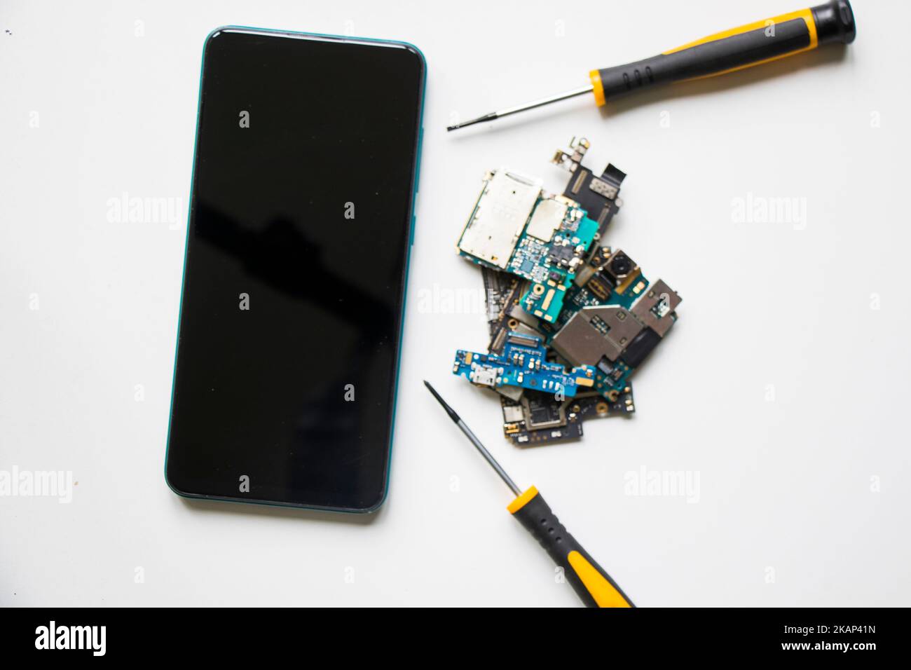 Microship Phone Electronic motherboard, isometric processor microchip of mobile phone ...