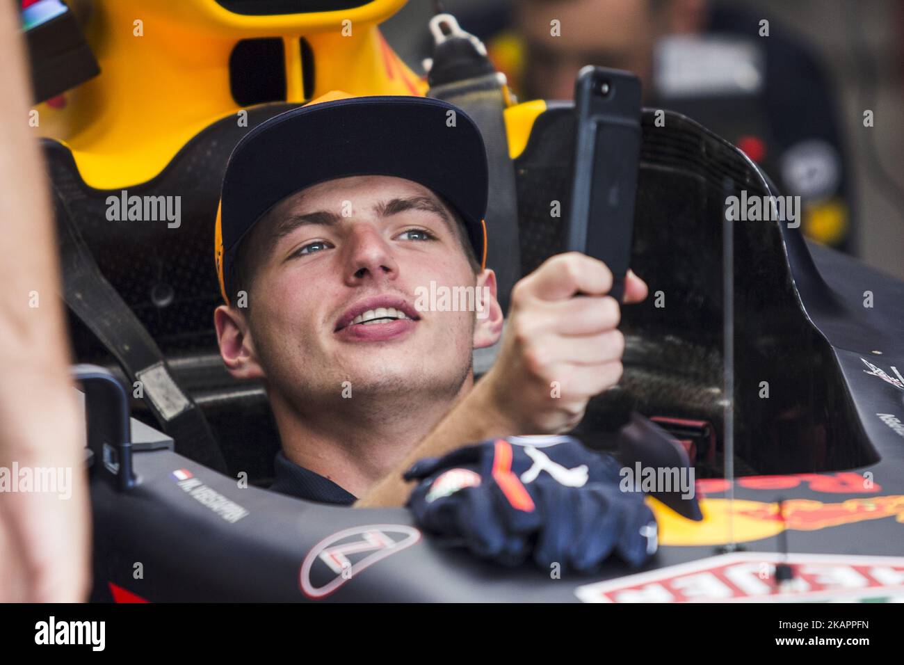 33 VERSTAPPEN Max from Nederlans of Red Bull Tag Heuer inside his car talking to his mechanics during the Formula One Belgian Grand Prix at Circuit de Spa-Francorchamps on August 24, 2017 in Spa, Belgium. (Photo by Xavier Bonilla/NurPhoto) Stock Photo
