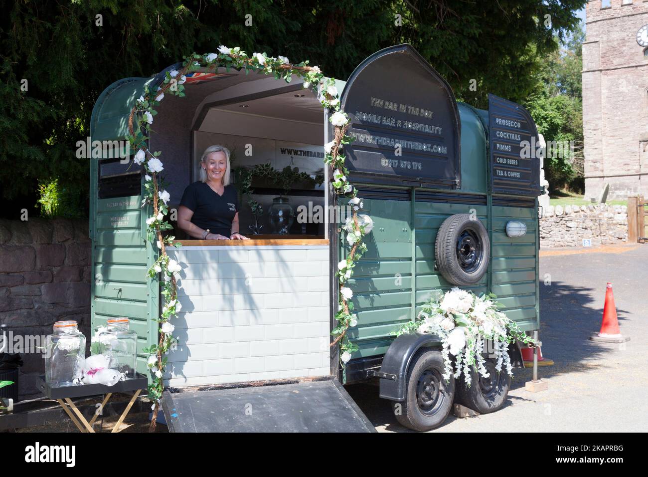 'The Bar in the Box' mobile bar, Dilwyn, Herefordshire, UK Stock Photo