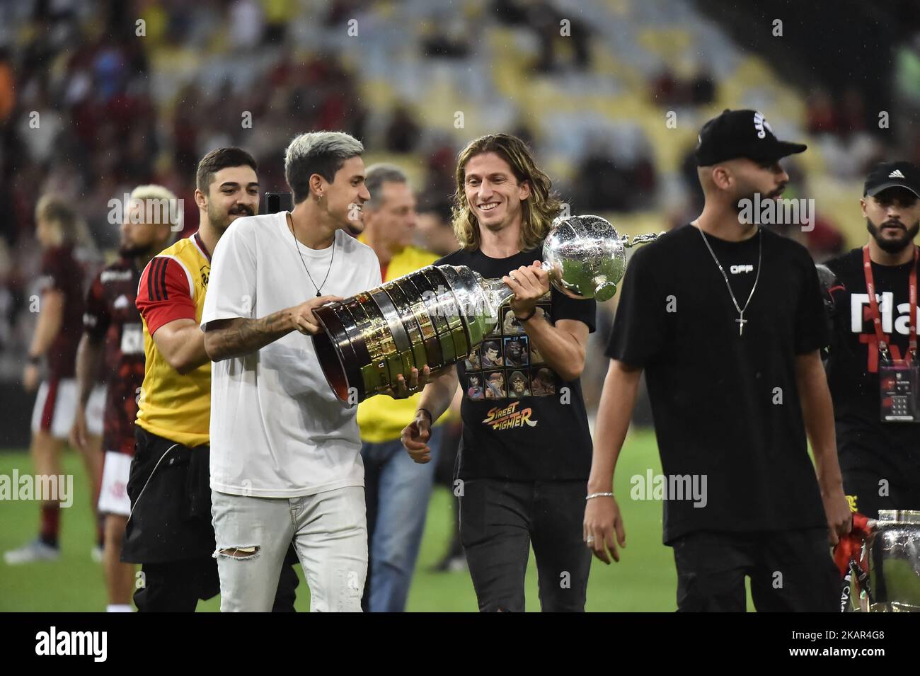 Rio de Janeiro-Brazil November 02, 2022, Flamengo players, take the trophy for the conquest of the Libertadores das Americas, to the Maracanã stadium Stock Photo