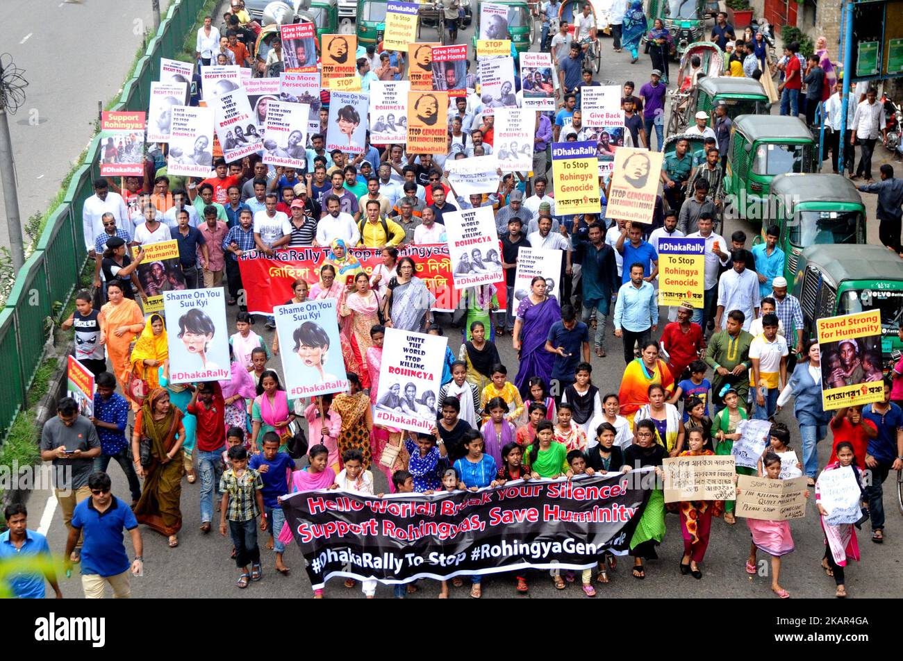 Bangladeshi Muslims protests at Baitul Makaram National Mosque in Dhaka, Bangladesh on September 8, 2017, demanding an end to the persecution of Rohingyas in Myanmar. Ganajagaran Mancha, a platform of youths in Bangladesh that campaigns for highest punishment for those found guilty in committing genocide and war crimes in the country's liberation war in 1971, came out on Friday demanding an end of genocide against Rohingyas in Myanmar. (Photo by Sony Ramany/NurPhoto) Stock Photo