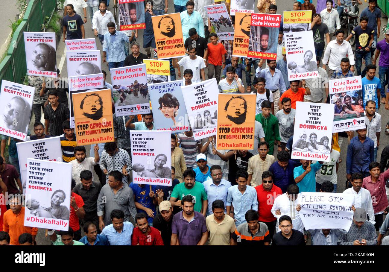 Bangladeshi Muslims protests at Baitul Makaram National Mosque in Dhaka, Bangladesh on September 8, 2017, demanding an end to the persecution of Rohingyas in Myanmar. Ganajagaran Mancha, a platform of youths in Bangladesh that campaigns for highest punishment for those found guilty in committing genocide and war crimes in the country's liberation war in 1971, came out on Friday demanding an end of genocide against Rohingyas in Myanmar. (Photo by Sony Ramany/NurPhoto) Stock Photo