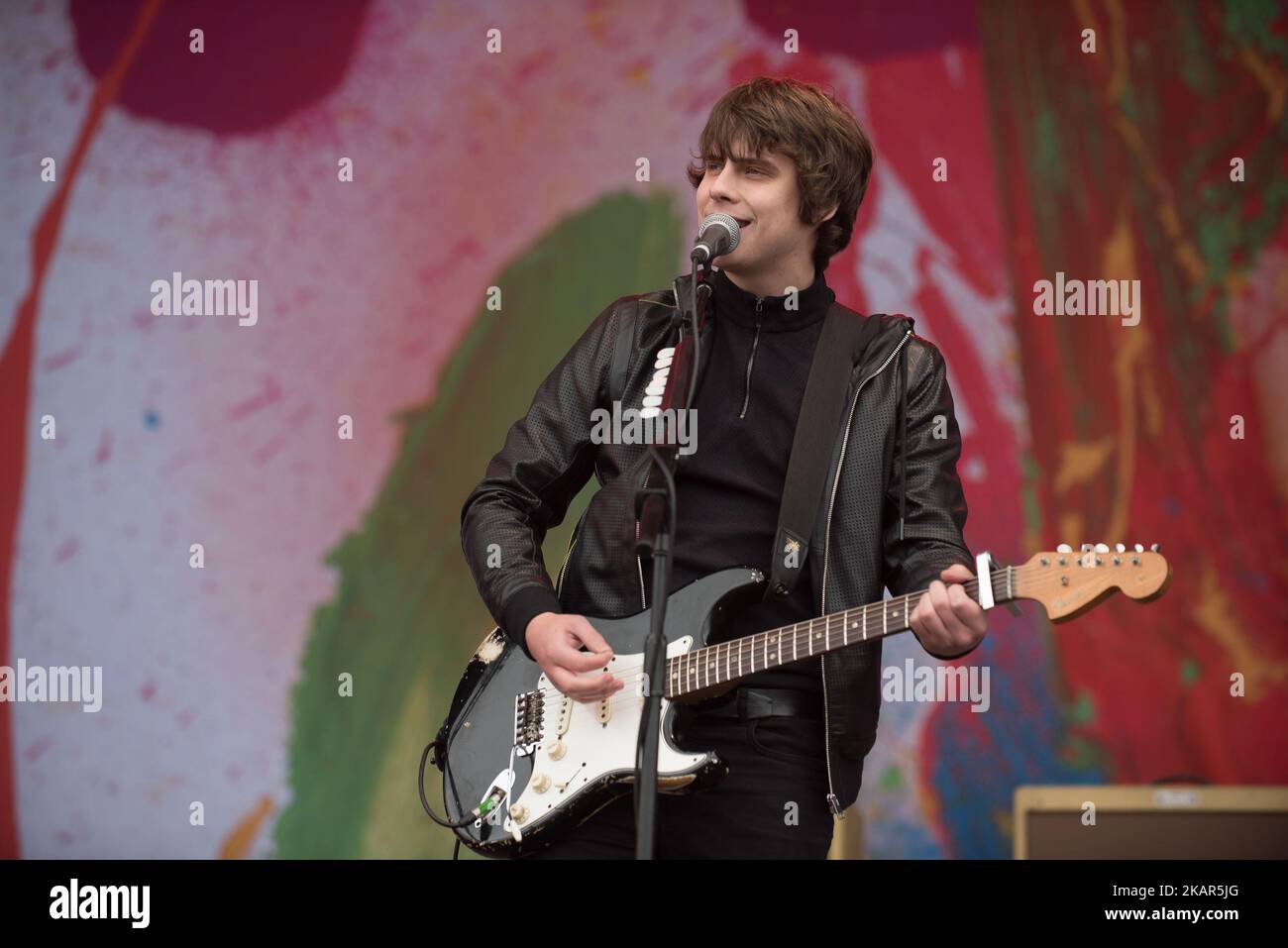 Enghish singer and songwriter Jake Bugg performs on stage at OnBlackheath Festival in London, on September 10, 2017. He released his fourth studio album titled Hearts That Strain, on 1st September 2017. (Photo by Alberto Pezzali/NurPhoto) Stock Photo
