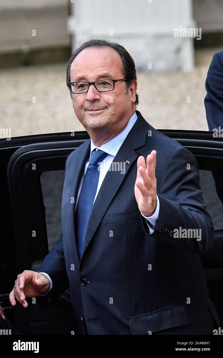 Former French president Francois Hollande arrives the Elysee Palace in