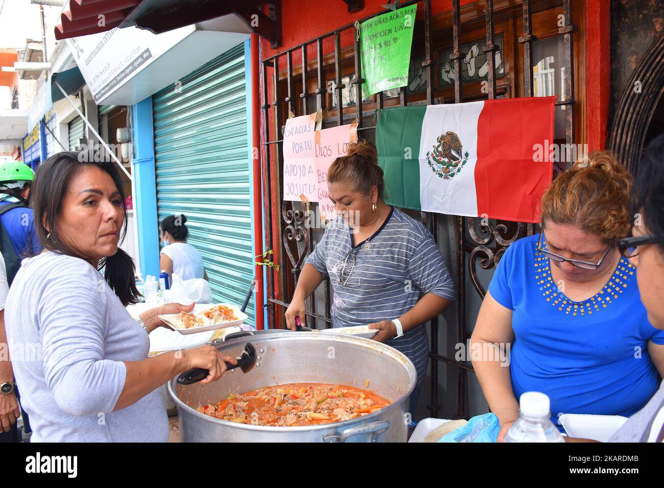 Mexico earthquake aftermath hi-res stock photography and images - Alamy