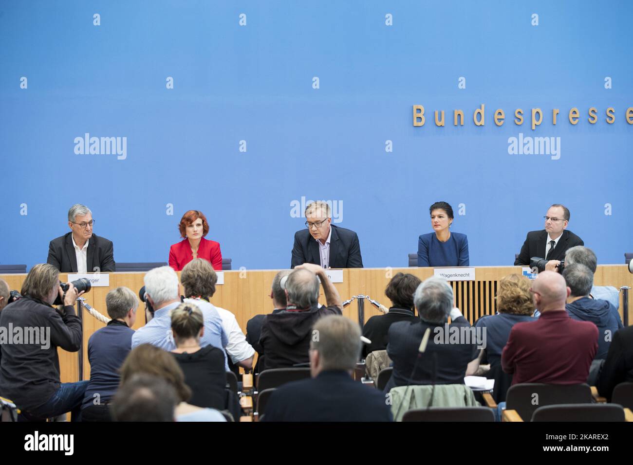 Top candidates of Die Linke (The Left) party Sahra Wagenknecht (2R) and Dietmar Bartsch (C) and Co-Leaders Katja Kipping (2L) and Bernd Riexinger (L) are pictured during a press conference in Berlin, Germany on September 25, 2017. (Photo by Emmanuele Contini/NurPhoto) Stock Photo