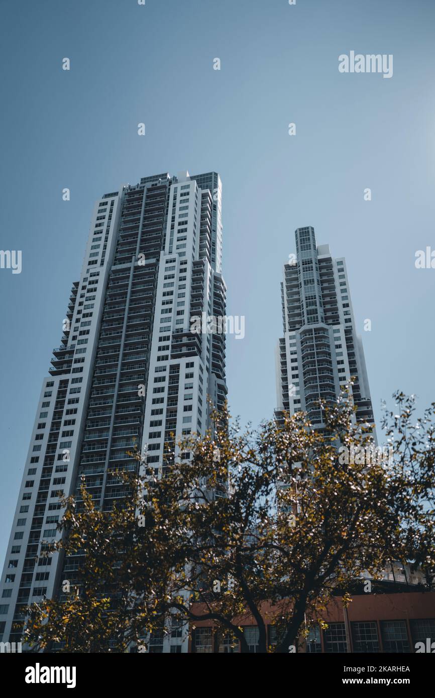 Skyscrapers in downtown city hi-res stock photography and images - Alamy