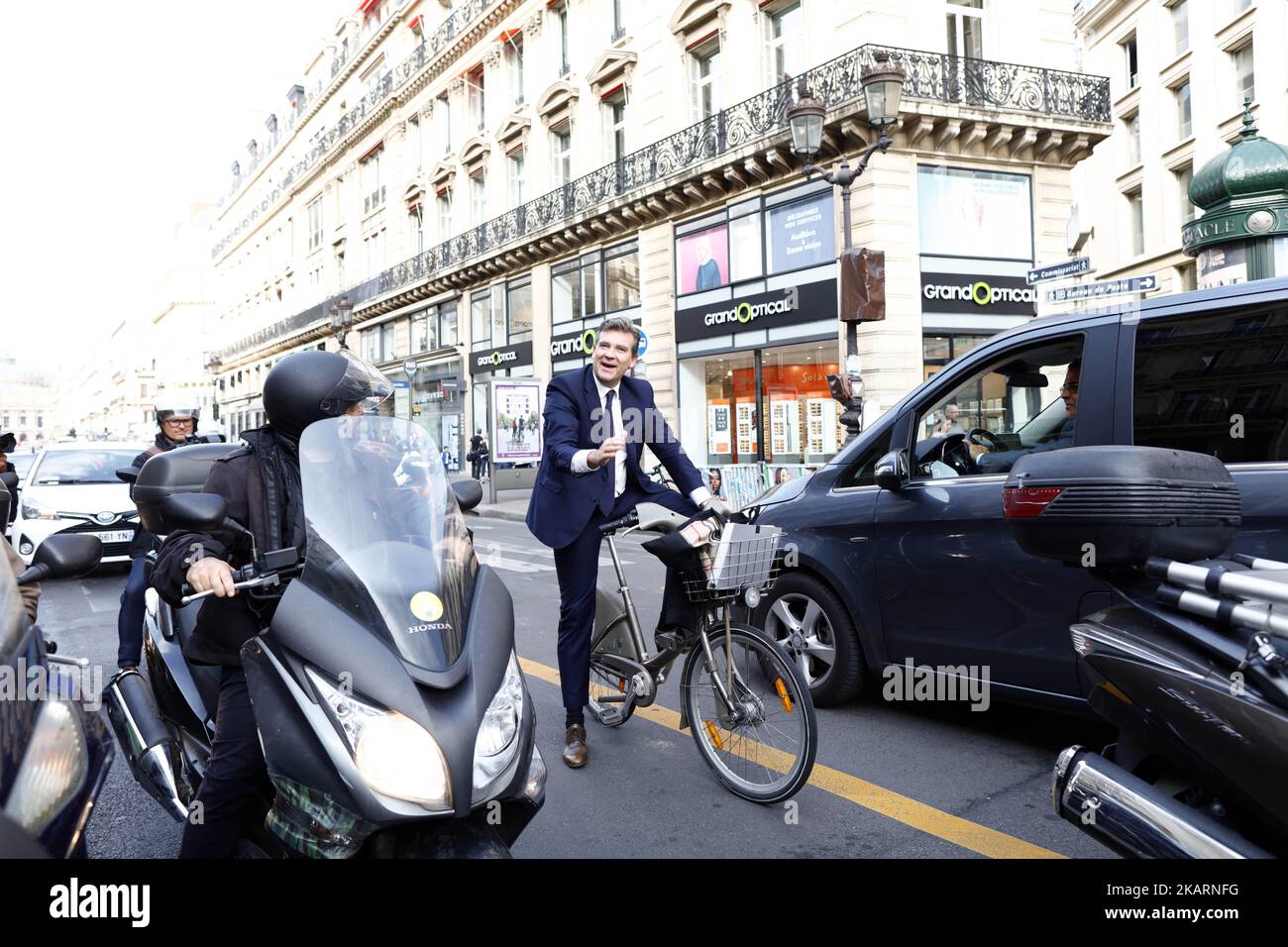 French former Minister of Industrial Arnaud Montebourg cycling in Paris, France, on September 27, 2017. (Photo by Mehdi Taamallah/NurPhoto) Stock Photo