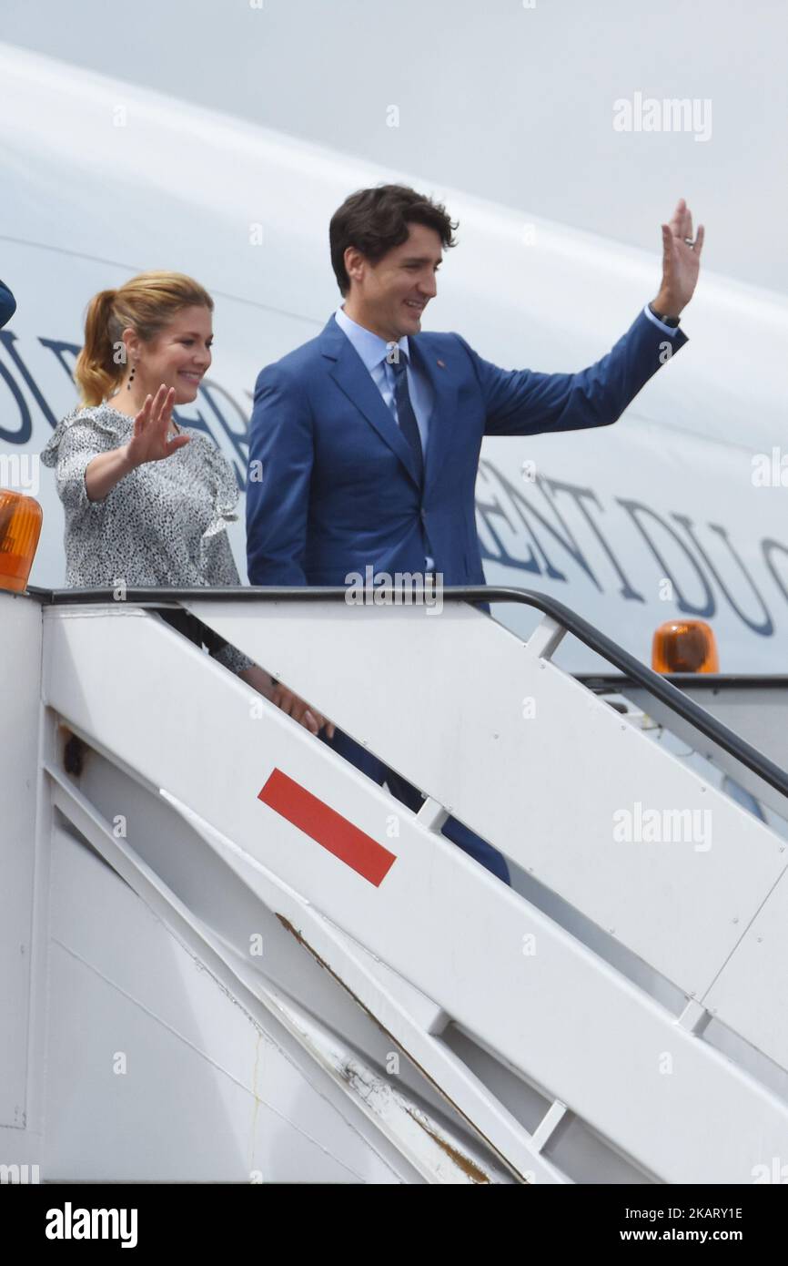 Canada's Prime Minister Justin Trudeau and his wife Sophie Gregoire are seen arriving at Presidential Hangar of Mexico's International Airport on October 12, 2017 in Mexico City, Mexico. (Photo by Carlos Tischler/NurPhoto) Stock Photo