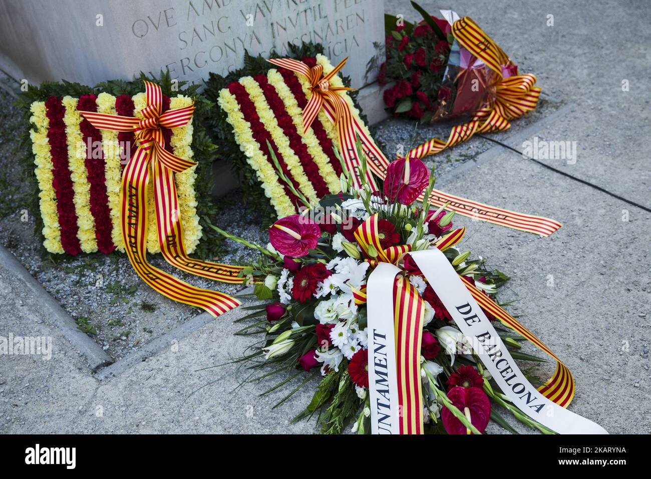 Flowers tribute during the Conmemoration of the 77 years since the execution of the independence President of Catalonia Lluis Companys by Franco dictator. On October 15, 2017 In Barcelona, Spain. (Photo by Xavier Bonilla/NurPhoto) Stock Photo