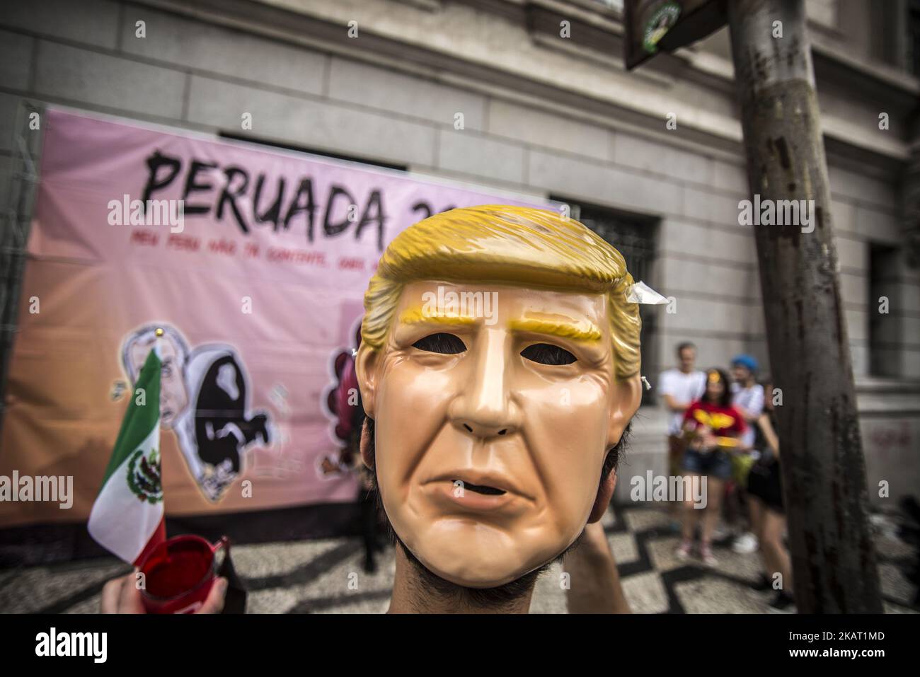 Students from the Law School of USP in São Paulo had a big party in the center of São Paulo, the traditional 'peruada' on 21 October 2017. Among the fantasies used by students were references to Mayor João Doria, President Michel Temer, President of the United States, Donald Trump, and Federal Police.The party gathered a crowd in the Largo São Francisco region. According to the Academic Center XI de Agosto, the party takes place from the mid-1940s in the form of a 'political-ethical-carnival' march. (Photo by Cris Faga/NurPhoto) Stock Photo
