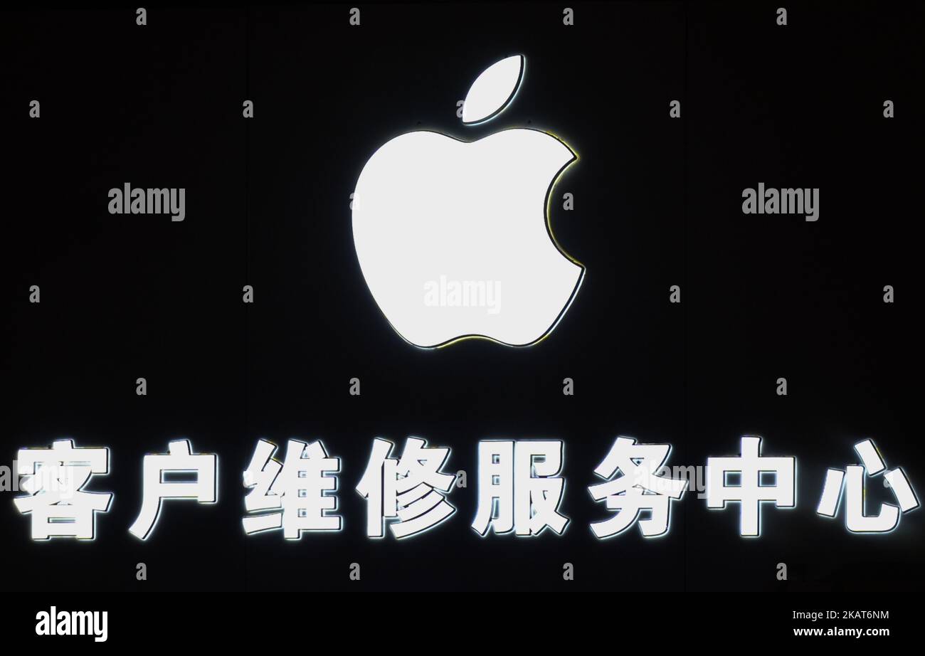 Apple logo seen in Shanghai city on Monday, 30 October 2017, in Shanghai, China. (Photo by Artur Widak/NurPhoto) Stock Photo