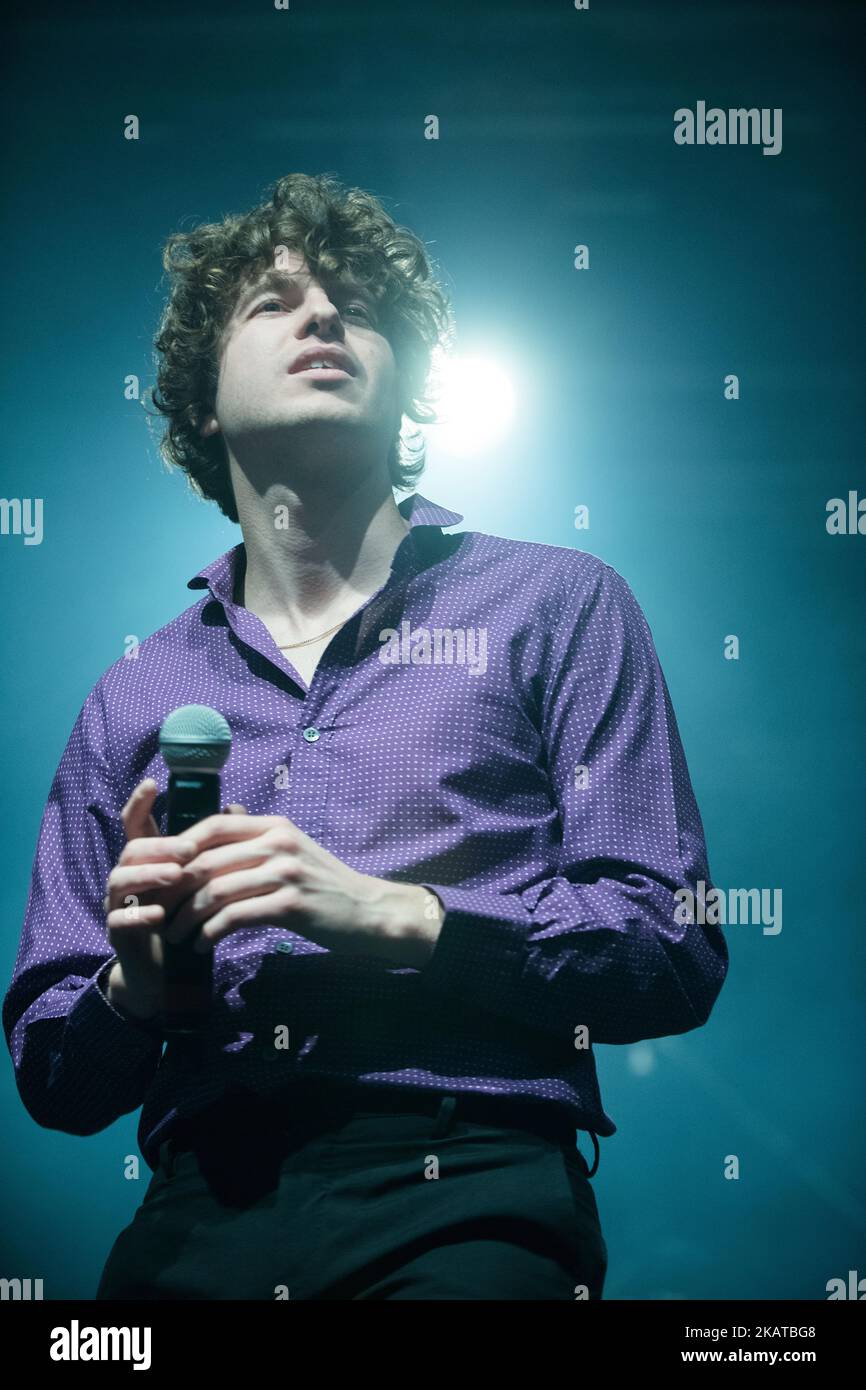 Luke Pritchard of The Kooks's performs 'The Best of ... - Tour 2017' at Fabrique in Milan, Italy on 13 November 2017. (Photo by Romano Nunziato/NurPhoto) Stock Photo